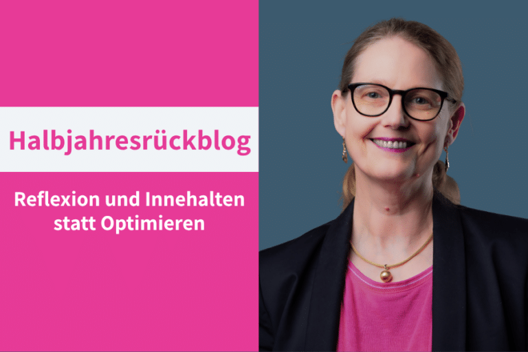 Titelbild von einer blonden Frau mittleren Alters für einen Blogartikel zum Thema Reflexion