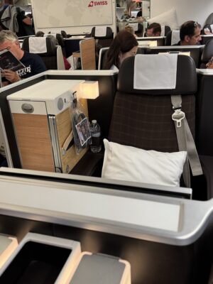 Bild von einem Sitz in der Business Class in einem Flugzeug